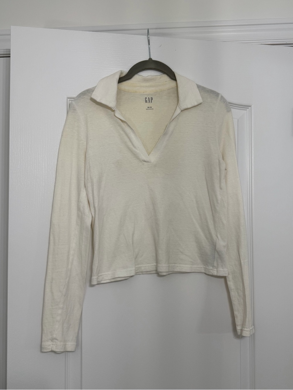 GAP Long Sleeve Polo Crop Top in Ivory
